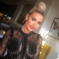 Seperti dikutip Mirror, pakar kecantikan Dr. Tijion Esho memprediksi bahwa Megan telah menghabiskan biaya 25 ribu poundsterling atau sekitar Rp 480 juta untuk mengubah penampilannya dengan sederet prosedur mulai dari filler pipi, bibir dan dagu, botox wajah, hingga operasi pembesaran bokong serta payudara. Foto: Dok. Instagram