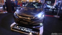 Selain memperkenalkan New Honda Mobilio, PT Honda Prospect Motor (HPM) juga meluncurkan varian terbaru, New Honda Civic 1.5 Turbo. 