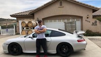 Gayanya di California. (master_roshi_real_life/Instagram)