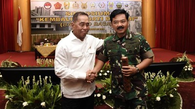 Kemenhan Gelar Simposium Kembali ke Jati Diri TNI