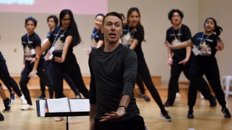 Puluhan Peserta Indonesia Menuju Broadway Dilatih 3 Pengajar dari New York Puluhan Peserta Indonesia Menuju Broadway Dilatih 3 Pengajar dari New York