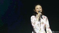 Rossa jadi salah satu perwakilan artis Indonesia pun tampil di acara tersebut.