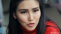 Ayu menceritakan dukungannya kepada sang anak, Bilqis, yang ingin menjadi vlogger. Pool/Ismail/detikFoto.