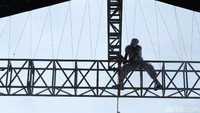 Tiga panggung besar disiapkan untuk acara ini.