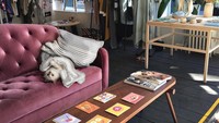 Dilansir detikTravel dari BBC, Kamis (21/2/2019), Choupette disebut dapat warisan dari total harta Karl senilai USD 200 juta atau setara dengan Rp 2,8 triliun! (choupettesdiary/Instagram)