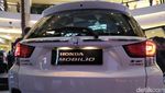 Avanza Dikeroyok Pesaingnya