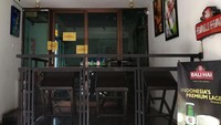 Penyegelan juga dilakukan di sejumlah fasilitas seperti bar, SPA dan restoran yang juga tidak berizin.