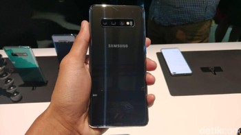 Ukuran kamera belakang 12 MP + 12 MP + 16 MP. Foto: Muhamad Imron Rosyadi/detikINET