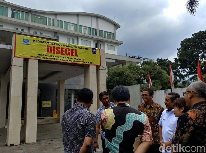 Disegel, Hotel Bintang 4 di Bandung Harus Dikosongkan Mulai Minggu Disegel, Hotel Bintang 4 di Bandung Harus Dikosongkan Mulai Minggu