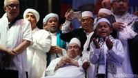 Sebelumnya, kegiatan ini zikir dan doa ini disebut Munajat 212 oleh Habib Rizieq Syihab dalam seruannya. Dia meminta umat Islam ikut hadir meramaikan Monas. Rizieq menyampaikan hal itu lewat video yang diunggah di kanal FRONT TV di YouTube. 