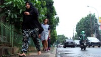 Penataan trotoar itu akan dilakukan dari Kemang Selatan ke Kemang Utara sampai ke kawasan Prapanca. Penataan itu pun diharapkan dapat membuat ekonomi di Kemang menjadi lebih baik dan memberikan kenyamanan kepada para pejalan kaki yang melintas di kawasan tersebut.