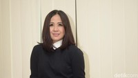 Astrid menceritakan dirinya sempat merinding saat pertama kali mendengarkan lagu yang akan diisinya, yakni OST Sacred Riana: The Beginning. Pool/Noel/detikFoto.