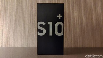 Samsung resmi merilis ponsel anyarnya, yaitu Galaxy S10, Galaxy S10+ dan Galaxy S10e. Adapun unit yang dipegang detikINET adalah Galaxy S10+. Foto: Muhamad Imron Rosyadi/detikINET