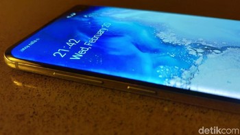 Exynos 9820 jadi chipset yang ditanamkan ke ponsel ini. Prosesor tersebut dibuat dengan fabrikasi 8nm. Foto: Muhamad Imron Rosyadi/detikINET