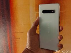 Unboxing Samsung Galaxy S10+