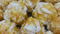 Getuk gula merah ini diaduk langsung dengan kelapa sehingga rasanya renyah empuk dan manis. Foto: Instagram @twinkle_belly
