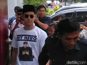 Ditanya Oleh-oleh untuk Dhani, Al: Bawa Kasih Sayang Buat Papa