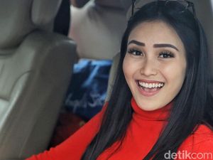 Ayu Ting Ting akan Berangkat Umrah Sendirian Besok