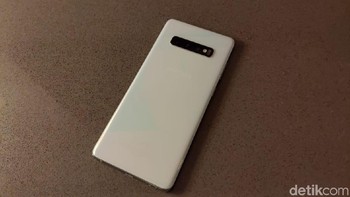 Kamera belakangnya 12MP + 12MP + 16MP. Foto: Muhamad Imron Rosyadi/detikINET
