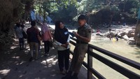 Sayangnya, objek wisata yang telah mendunia sejak 1 abad silam itu, dinilai tak lagi ramah pada wisatawan mancanegara. Tiket masuk untuk turis asing sebesar Rp 250 ribu perorang dinilai terlalu mahal (Moehammad Bakrie/detikTravel)