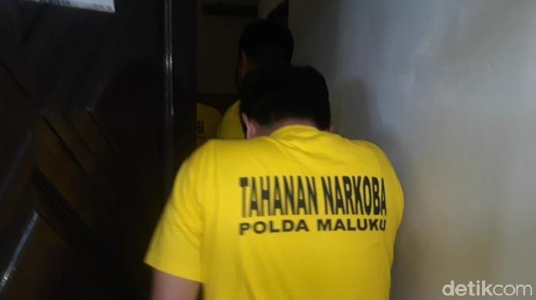 Nyabu di Rumah Dinas Wagub Maluku, Ajudan Ditangkap Nyabu di Rumah Dinas Wagub Maluku, Ajudan Ditangkap