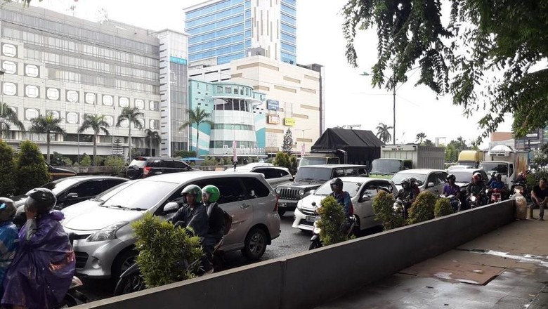 Macet Bekasi, Antara Dibanggakan dan Dikasihani Macet Bekasi, Antara Dibanggakan dan Dikasihani