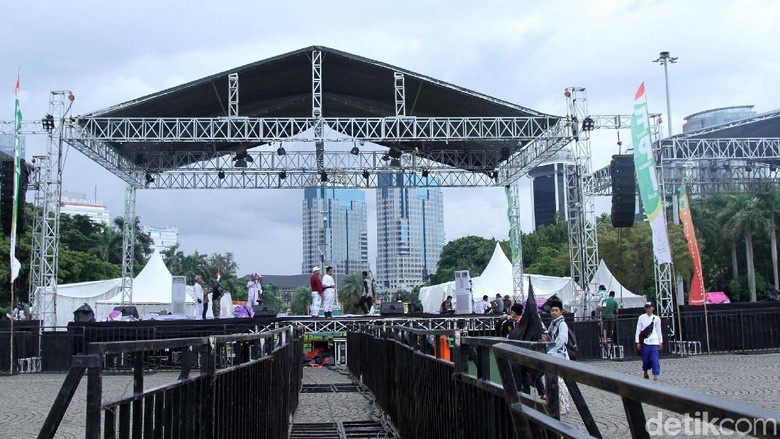 MUI DKI Tegaskan Zikir di Monas Malam Nanti Tak Terkait Politik MUI DKI Tegaskan Zikir di Monas Malam Nanti Tak Terkait Politik