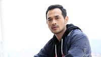 Selain membahas soal film terbarunya, Oka juga berbagi cerita tentang pengalamannya selama menjadi aktor.