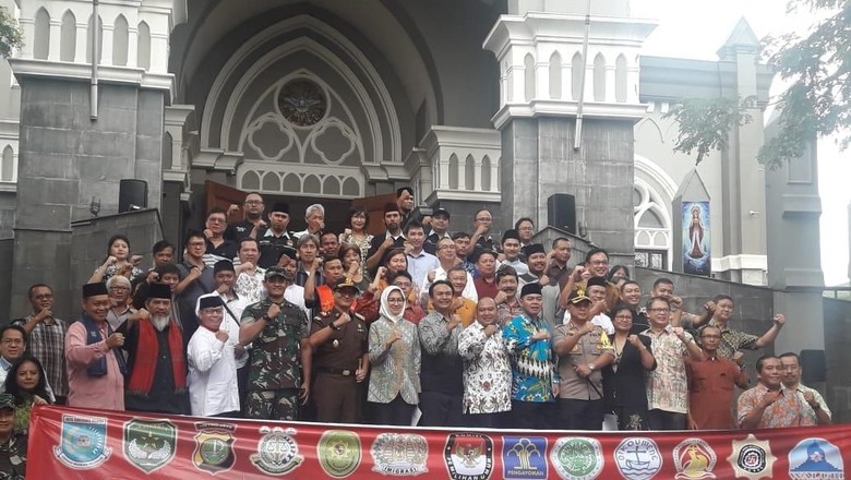 Warga Tangsel Sepakat Tak Gunakan Tempat Ibadah untuk Kampanye Warga Tangsel Sepakat Tak Gunakan Tempat Ibadah untuk Kampanye