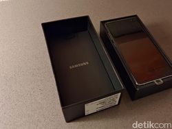 Unboxing Samsung Galaxy S10+