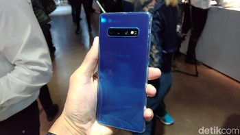 Samsung turut menyematkan lensa ultra wide angle. Foto: Muhamad Imron Rosyadi/detikINET