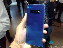 Menggenggam Samsung Galaxy S10 dan Galaxy S10+ yang Menawan