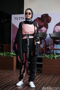 Tampil Di New York Fashion Week Baju Dian Pelangi Ditaksir Miss USA