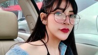 Menurut Vernita ia hanya mengantarkan Richie pulang usai karaoke. Namun kejadian ini dianggap sebagai bukti perselingkuhan Vernita dan Richie. Foto: Instagram vernitasyabilla