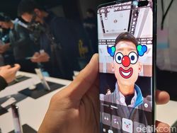 Menggenggam Samsung Galaxy S10 dan Galaxy S10+ yang Menawan