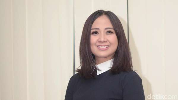 Hiii... Astrid Merinding Mengisi OST Sacred Riana: The Beginning Hiii... Astrid Merinding Mengisi OST Sacred Riana: The Beginning