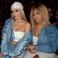 Inilah Jordyn Woods, perempuan yang disebut-sebut sebagai selingkuhan Tristan Thompson yang adalah kekasih dari Khloe Kardashian. Tragisnya, Jordyn bukan lain adalah sahabat karib adik Khloe, Kylie Jenner. (Foto: Getty Images)