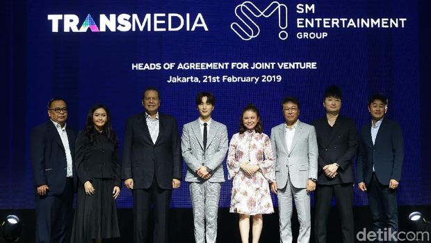 Apa Kata Leeteuk 'Suju' Soal Kolaborasi dengan Rossa?