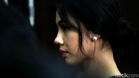 Sang istri, Shalvynne Chang, selalu setia hadir di persidangan tersebut.