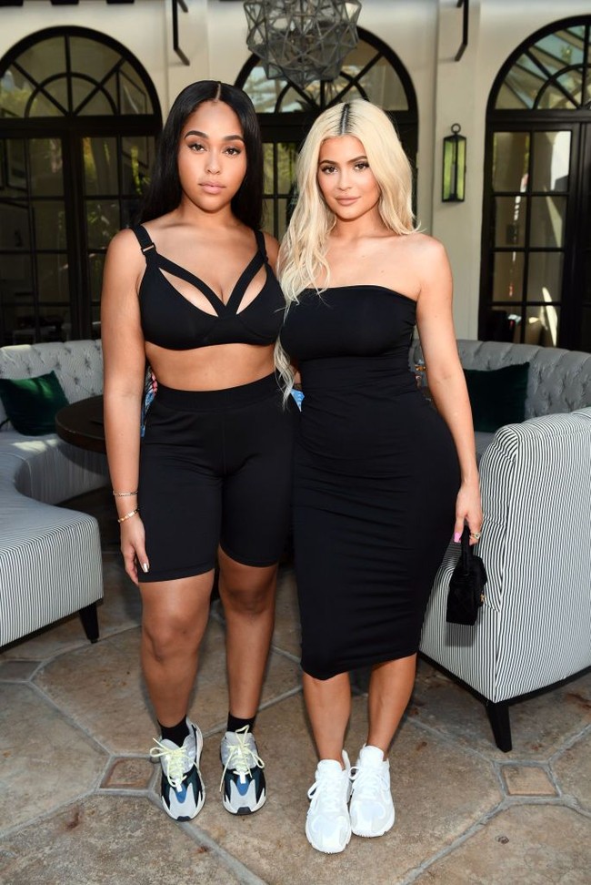 Kylie dan Jordyn telah berteman sejak usia mereka 13 tahun. Bersahabat dengan Kylie, Jordyn pun dekat dengan klan Kardashian-Jenner. Tak jarang, ia muncul di reality show Keeping Up with the Kardashians dan Life of Kylie. (Foto: Getty Images)