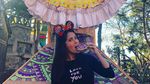 Foto: Gaya Liburan Salma Hayek yang Tetap Cantik dan Seksi