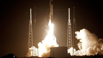 Israel berupaya membuktikan bahwa pendaratan di Bulan benar adanya. Sayangnya, misi ini tidak berjalan mulus. Pesawat antariksa milik Israel, Beresheet gagal mendarat di permukaan Bulan pada Kamis (11/4/2019). Kegagalan tersebut terjadi lantaran Beresheet mengalami kerusakan mesin saat hendak mendarat pada menit terakhir sebelum mendarat. Foto: Reuters