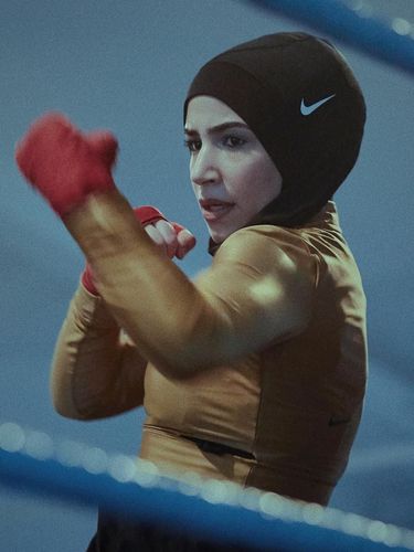 Petinju Berhijab Ini Digandeng Jadi Model Nike, Siapa Dia?