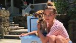 Foto: Nina Agdal, Model Seksi Denmark yang Suka Pantai