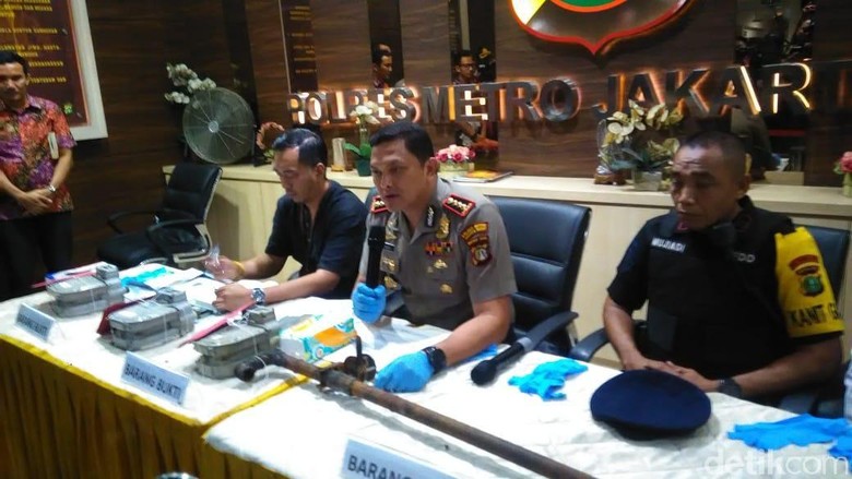 4 Orang Korban Ledakan Gas di Mal Taman Anggrek Masih Dirawat 4 Orang Korban Ledakan Gas di Mal Taman Anggrek Masih Dirawat