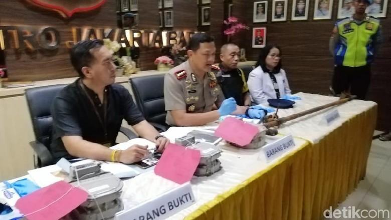 2 Tersangka Ledakan Gas di Mal Taman Anggrek Dijerat Pasal Kelalaian 2 Tersangka Ledakan Gas di Mal Taman Anggrek Dijerat Pasal Kelalaian