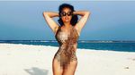 Foto: Gaya Liburan Salma Hayek yang Tetap Cantik dan Seksi
