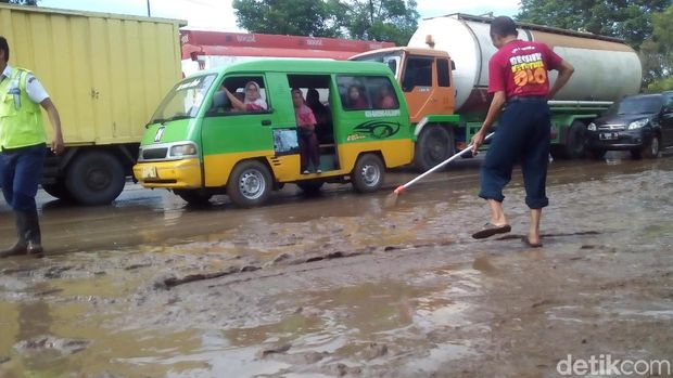 Banjir Bandang Terjang Kudus, Satu Bangunan Jebol