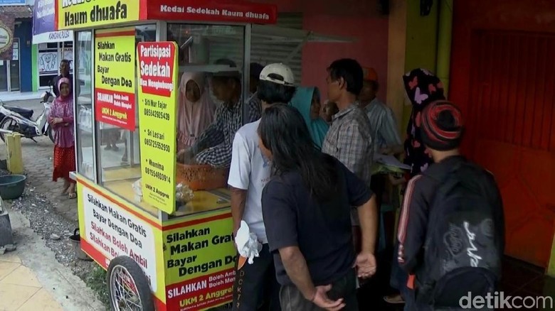 Sarapan Tiap Hari di Warung Ini Gratis, Tapi Ada Syaratnya Sarapan Tiap Hari di Warung Ini Gratis, Tapi Ada Syaratnya