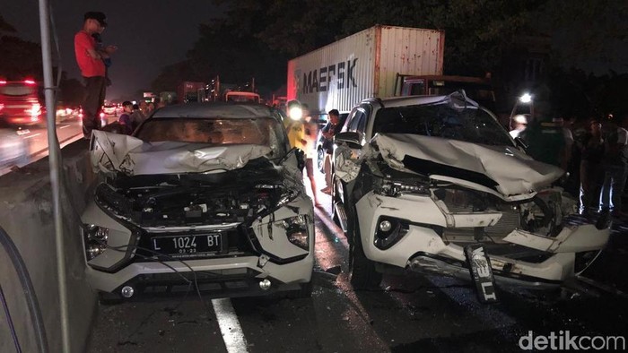 Kecelakaan Beruntun Di Tol Sidoarjo Waru Macet Lebih Dari 1 Jam